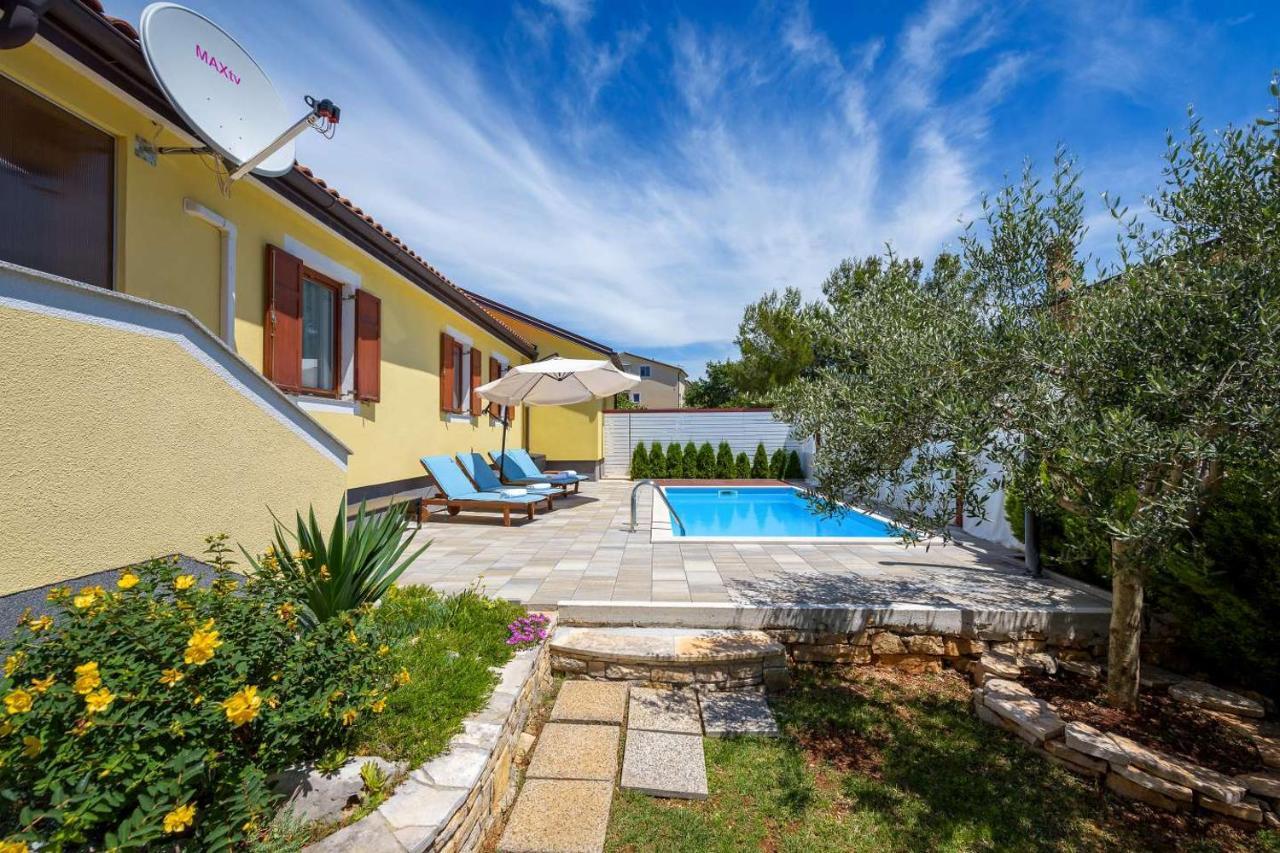 Ferienhaus House Katti *