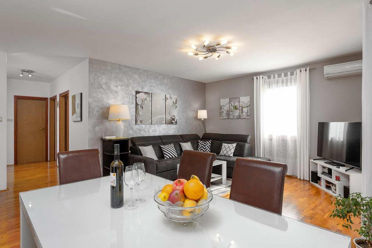Ferienhaus House Katti *